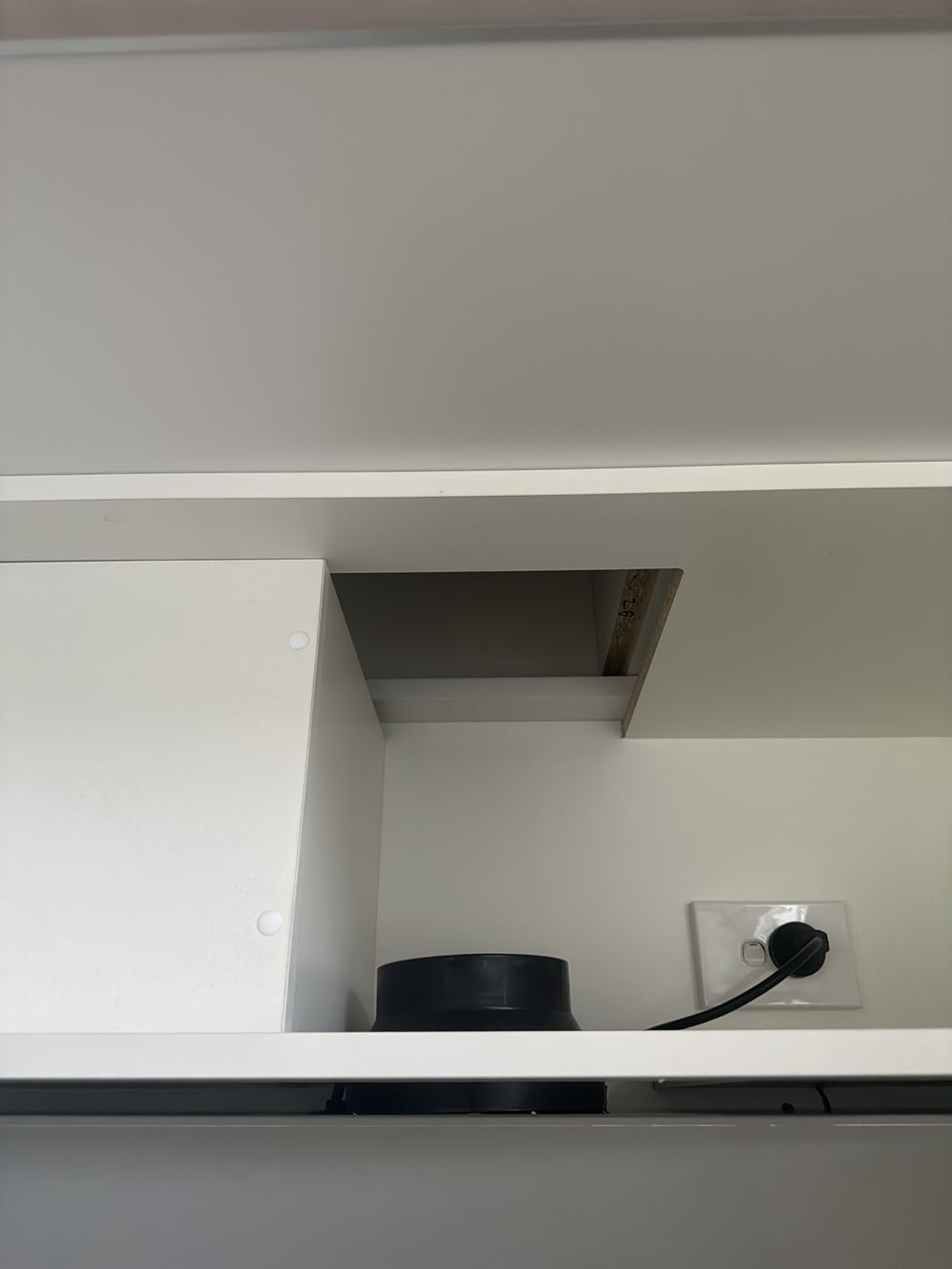 Rangehood duct not installed, so fumes have nowhere to go, found during a handover inspection in Castle Hill